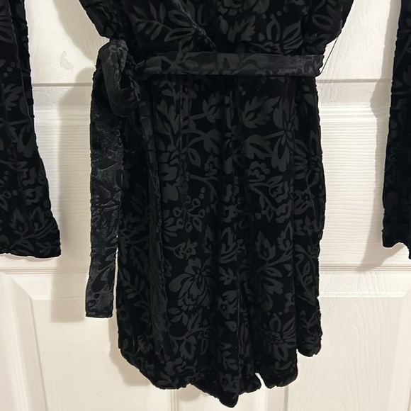 Anthropologie Saylor The Rebecca Black Velvet Floral Burnout Belted Vneck Romper - Picture 5 of 9